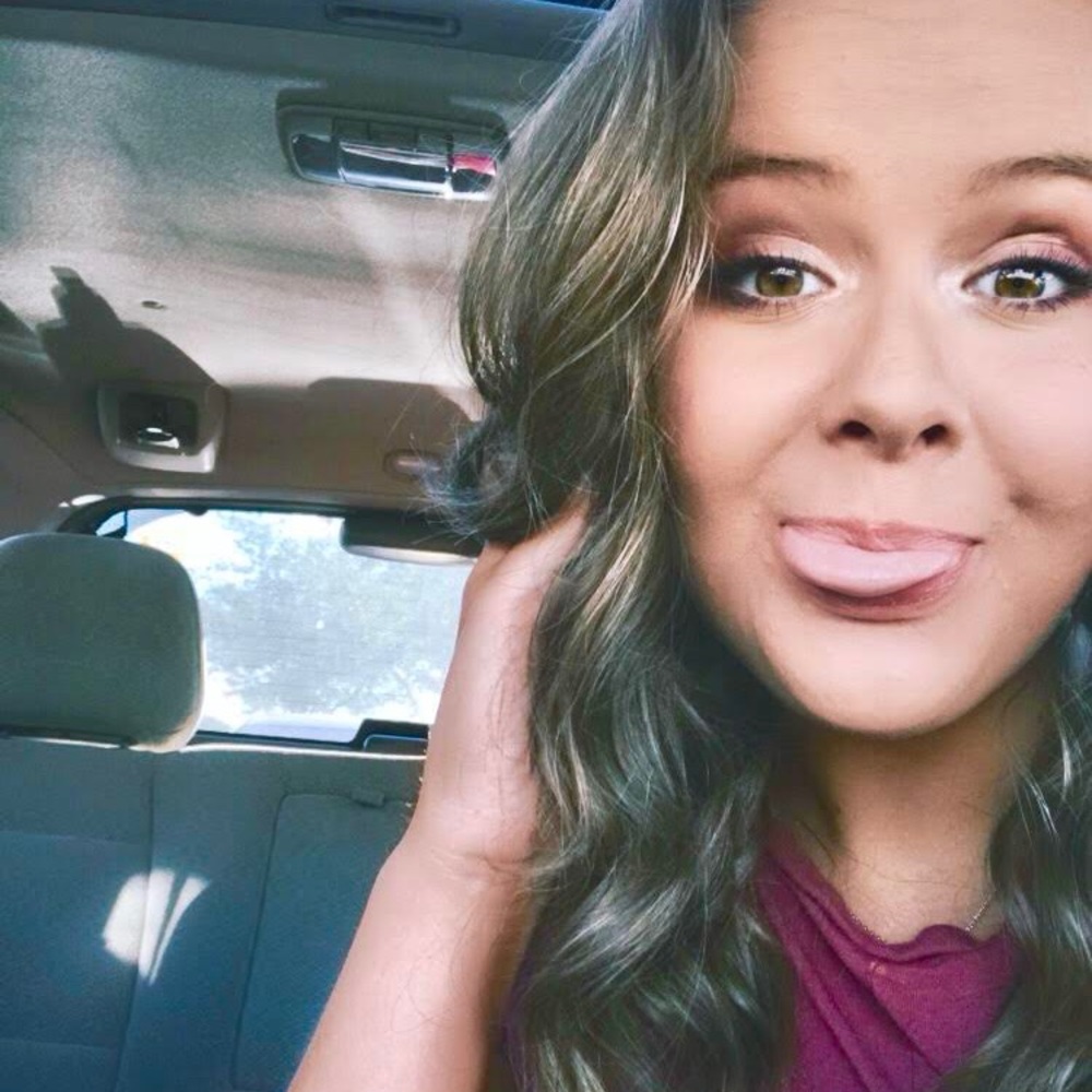 Meet your Posher, Mia